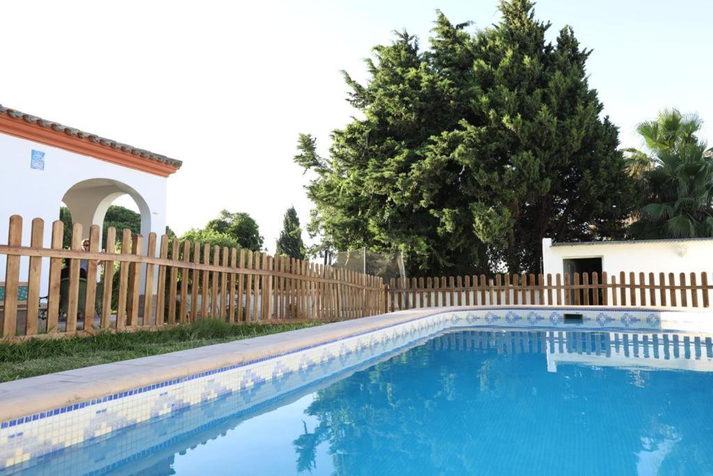 Chalet Con Piscina, Amplio Jardin Y Aire Acondicionado Chiclana de la Frontera Kültér fotó