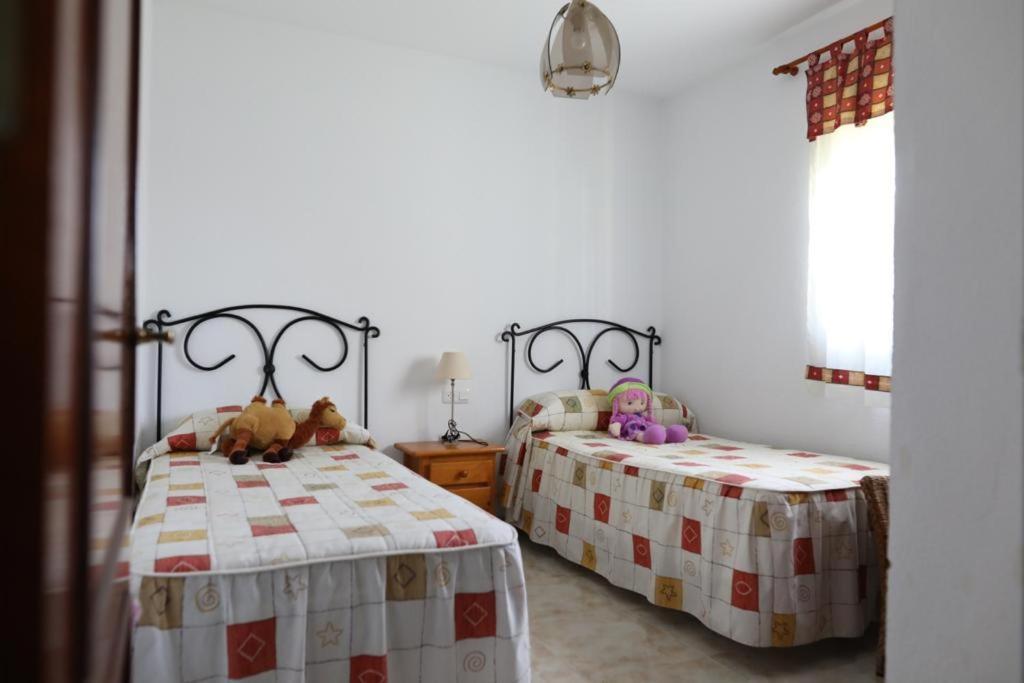 Chalet Con Piscina, Amplio Jardin Y Aire Acondicionado Chiclana de la Frontera Kültér fotó