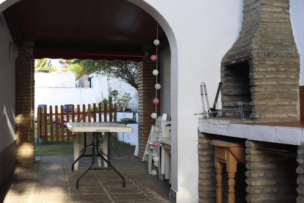 Chalet Con Piscina, Amplio Jardin Y Aire Acondicionado Chiclana de la Frontera Kültér fotó