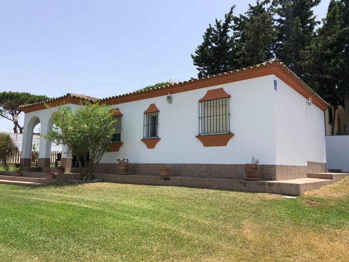 Chalet Con Piscina, Amplio Jardin Y Aire Acondicionado Chiclana de la Frontera Kültér fotó